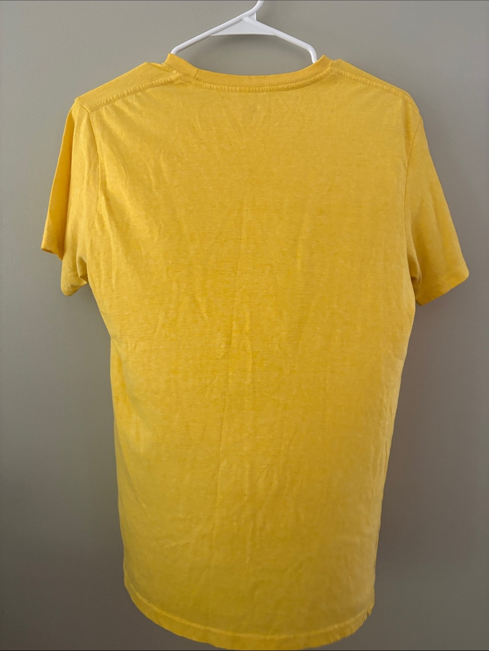 Knights Apparel Michigan Wolverines Yellow Graphic Tee Size Small - Picture 2 of 6